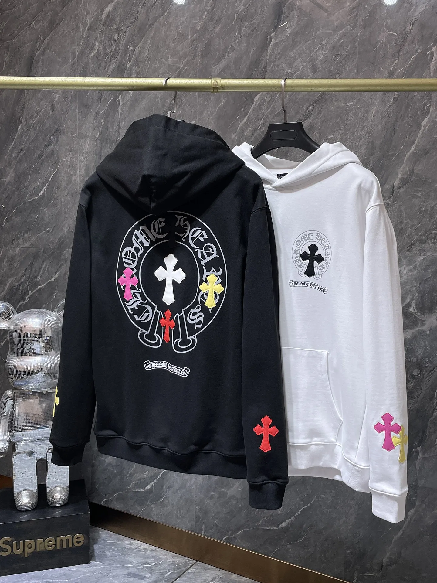 P250 Chrome Hearts Autumn and Winter 2025 Counter Synchronization Chrome Colorful Cross Piece Leather Sanskrit Horseshoe Hooded Sweatshirt Improved Customized Version 1:1 High Weight High Quality Fabric Recommended Color: White Black Size: S, M, L, XL
